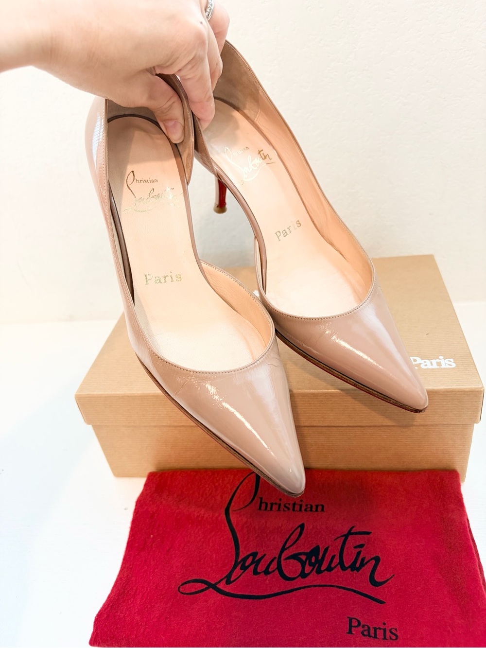 Auth CHRISTIAN LOUBOUTIN Irza Nude Pointed-Toe Patent Leather Heels 35.5